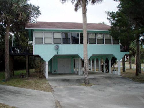 5 First Ave SW, Steinhatchee, FL 32359