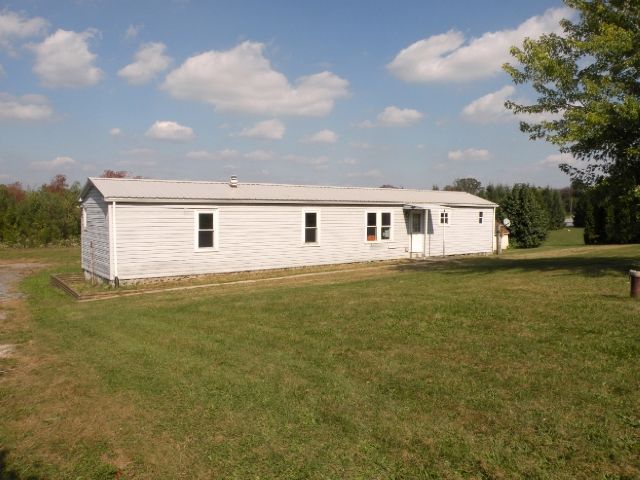 18 W Market St, Mount Aetna, PA 19544