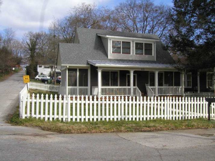 935 Hall Place Nw, Atlanta, GA 30318