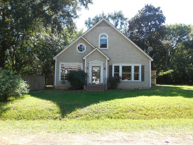 285 West Greenwood Street, Garrison, TX 75946