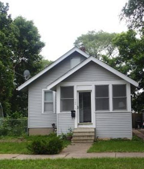744 Juno Ave, Saint Paul, MN 55102