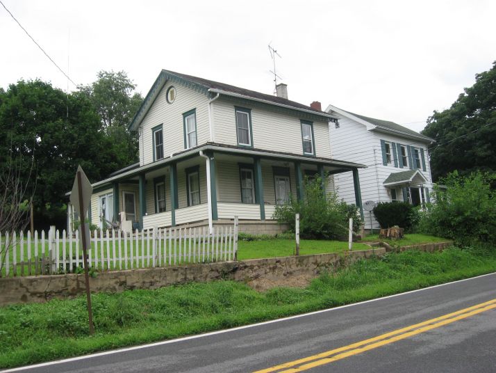 3924 Crossroads Dr, Lewisburg, PA 17837