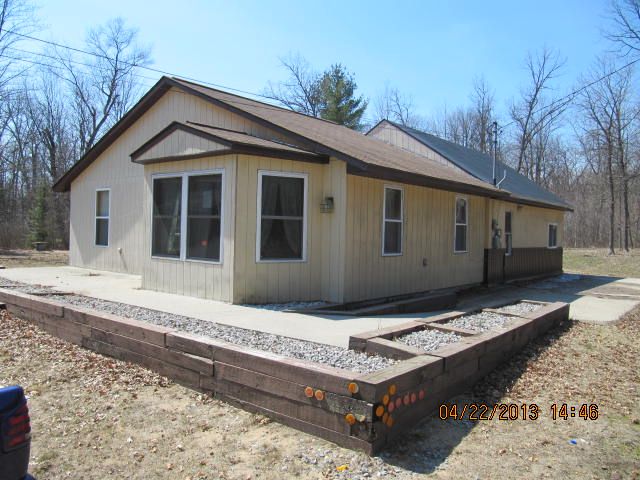 550 Lockwood Ln, Mio, MI 48647