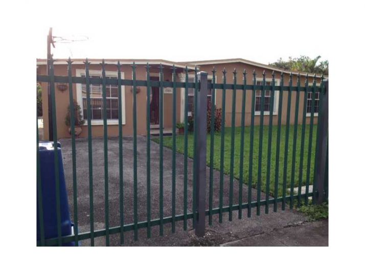17831 NW 79 PL, Hialeah, FL 33015