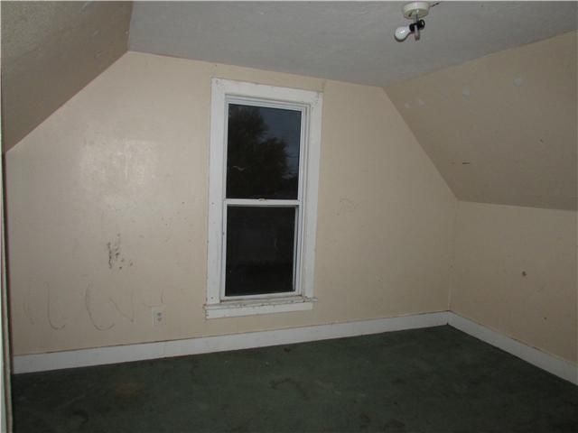 609 W Peoria St, Paola, KS 66071