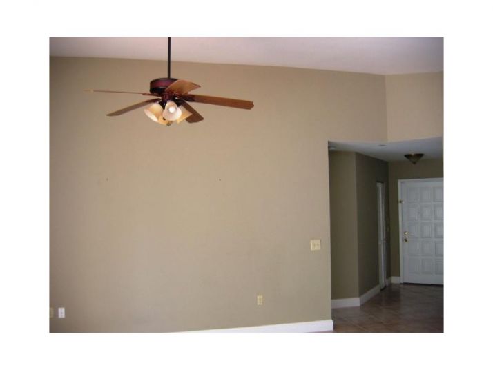 10517 SW 148 AV, Miami, FL 33196