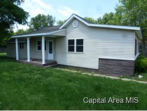 127 N 2nd St, Divernon, IL 62530