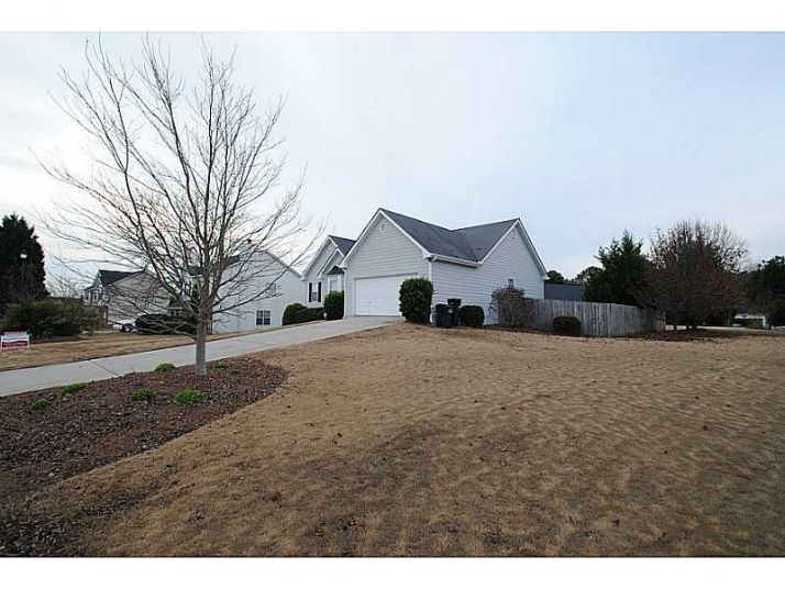 3863 Summer Leigh Court, Loganville, GA 30052
