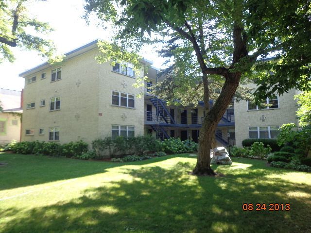 4258 N Greenview Ave Apt 2b, Chicago, IL 60613