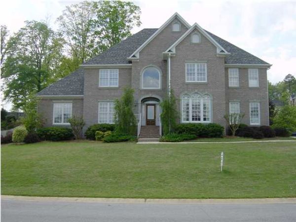 699 Chris Court, Trussville, AL 35173