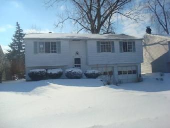 335 San Jose Dr, Toledo, OH 43615
