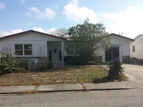 9014 St Clair Ln, Port Richey, FL 34668