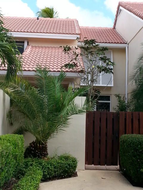 208 Old Meadow Way, Palm Beach Gardens, FL 33418