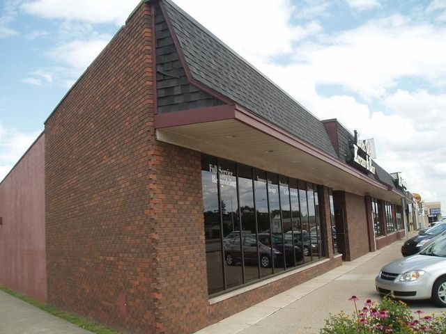 32782 Woodward Avenue, Royal Oak, MI 48073