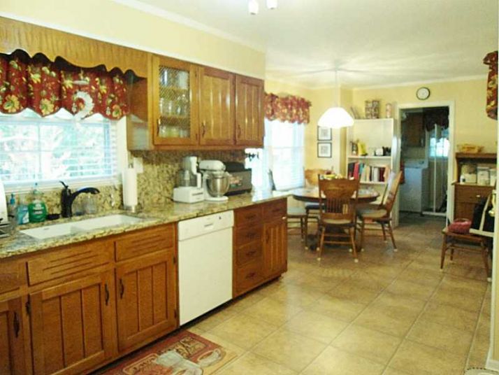 671 Sir Charles Drive, Fairburn, GA 30213