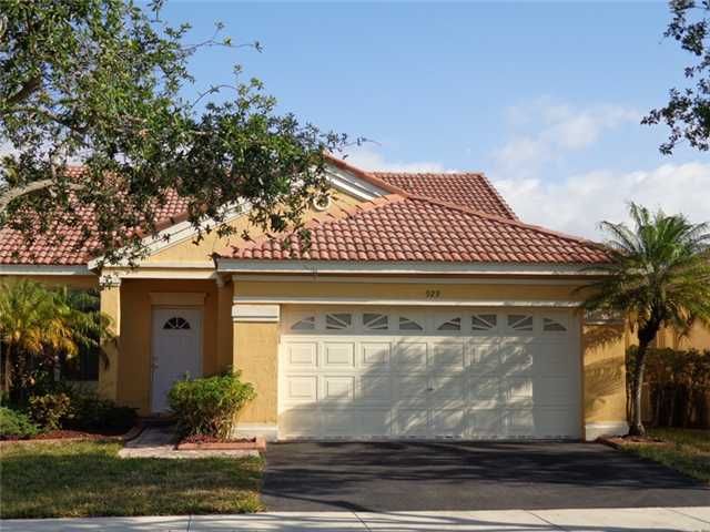 929 Falling Water Rd, Fort Lauderdale, FL 33326