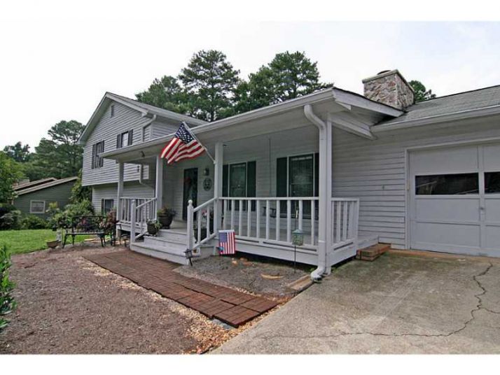 5185 Ashford Court Sw, Lilburn, GA 30047