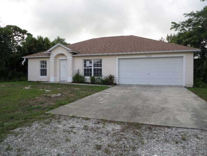 7825 105th Ct, Vero Beach, FL 32967