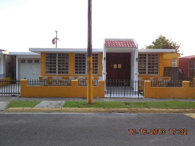 29-7 11 St Santa Rosa, Bayamon, PR 00959