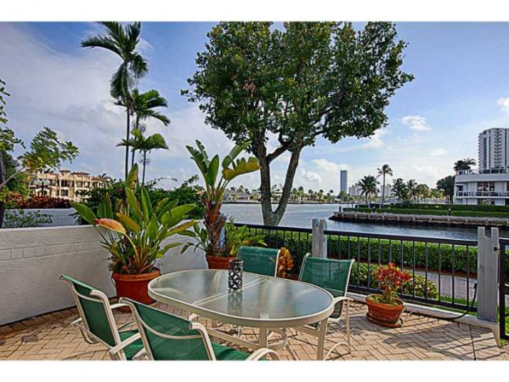 3810 NE 209 TE # 3810, Miami, FL 33180