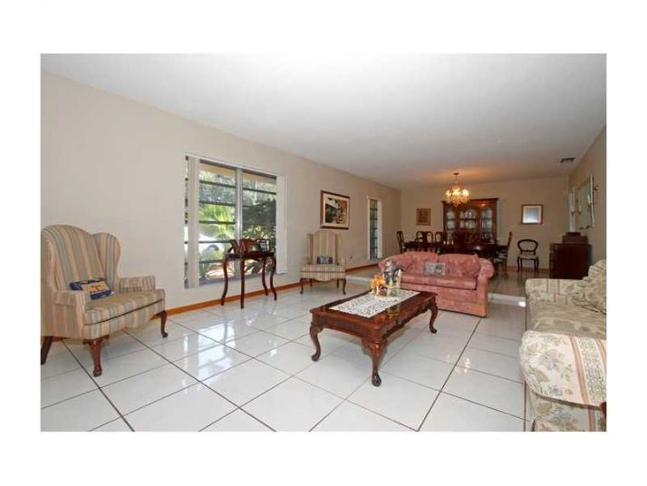 10024 SW 78 CT, Miami, FL 33156