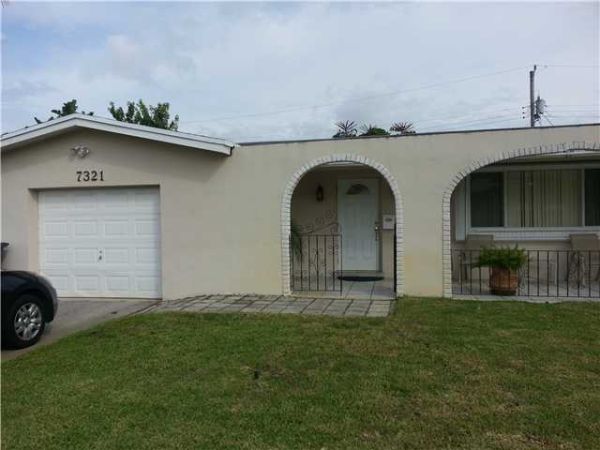 7321 Allen Drive, Hollywood, FL 33024