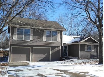 408 Tallgrass Dr, Lawrence, KS 66049