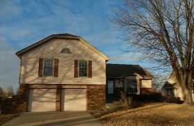 10308 W 49 Pl, Shawnee, KS 66203