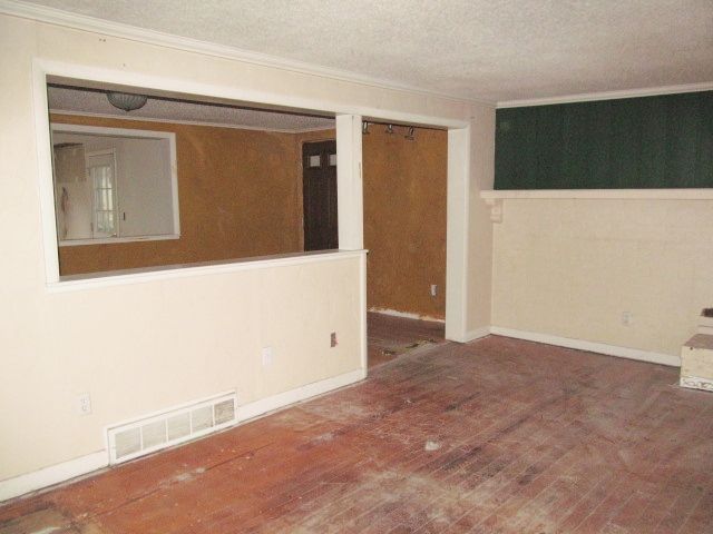 7377 Cooley Lake Rd, West Bloomfield, MI 48324