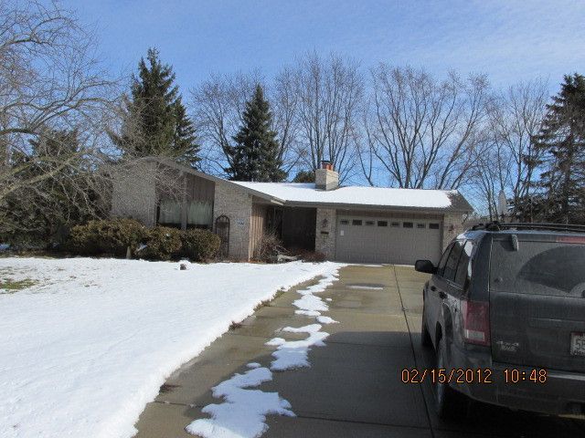 5340 S Nicolet Dr, New Berlin, WI 53151
