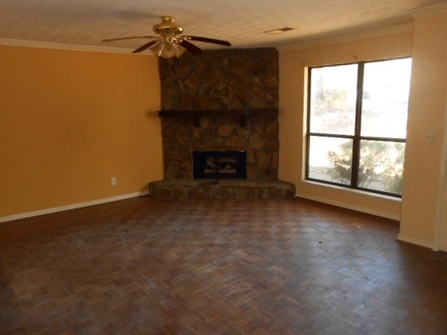 670 Dickens Rd NW, Lilburn, GA 30047