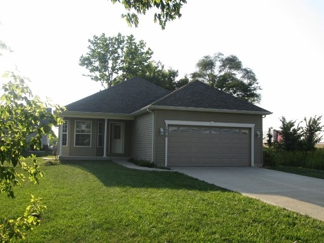 1570 Exposition Ave, Aurora, IL 60506