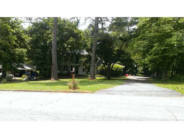 10190 Swaybranch Drive, Roswell, GA 30075