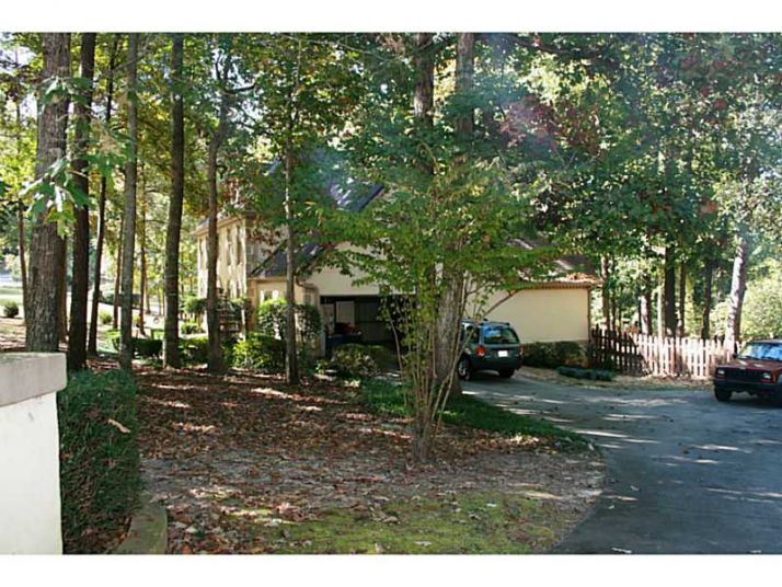 6166 Windsong Way, Stone Mountain, GA 30087