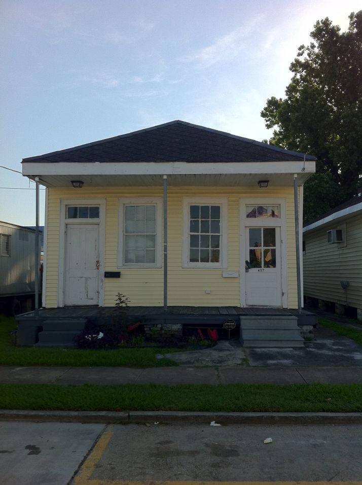 415-17 Derbigny St, Gretna, LA 70053