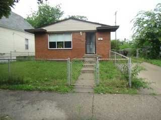 12248 Mitchell St, Hamtramck, MI 48212