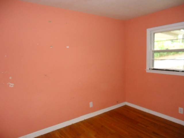 422 White Oak Drive Nw, Lilburn, GA 30047