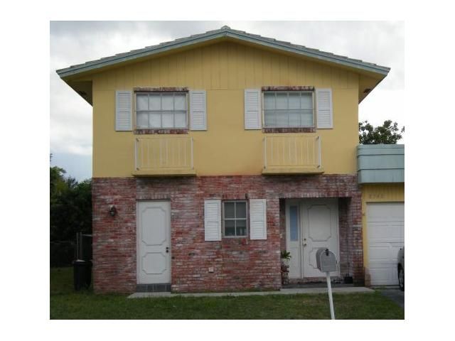 8240 Nw 40th St, Pompano Beach, FL 33065