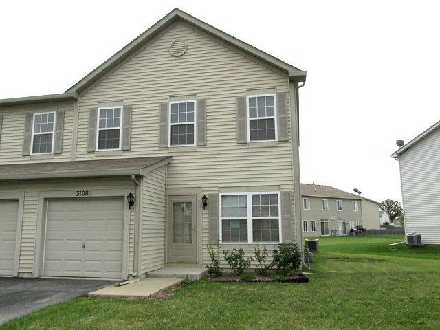 3108 Hoffman St, Plano, IL 60545