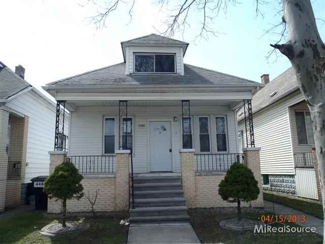 4438 Sobieski St, Hamtramck, MI 48212