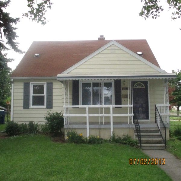 31618 Carlisle Pkwy, Wayne, MI 48184