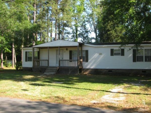 105 Floyd St, Tabor City, NC 28463