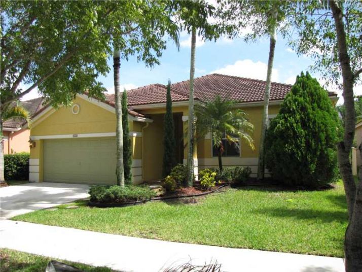 830 LAVENDER CR, Fort Lauderdale, FL 33327