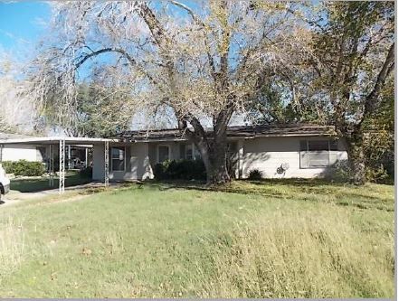 909 S St Ludmila St, Shiner, TX 77984