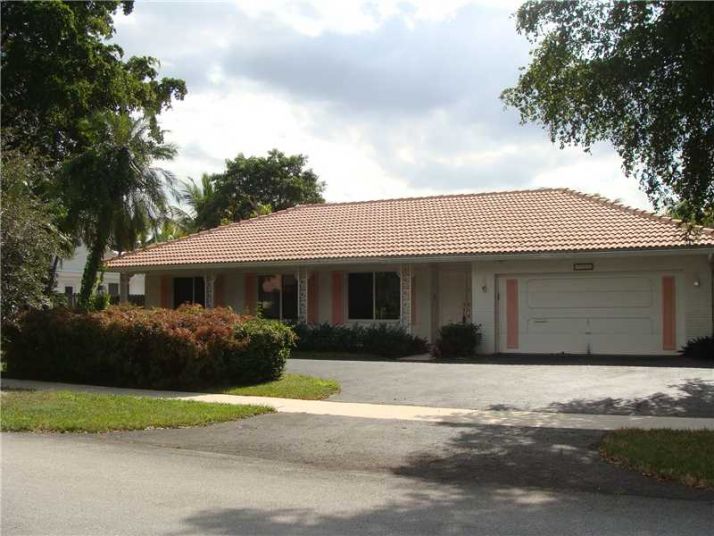 7460 SW 7TH ST, Fort Lauderdale, FL 33317