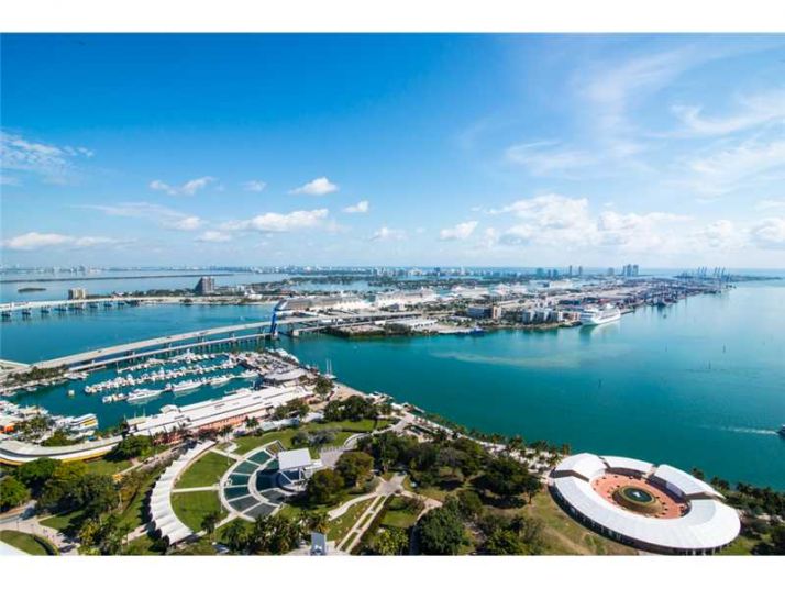 50 BISCAYNE BL # 4706, Miami, FL 33132