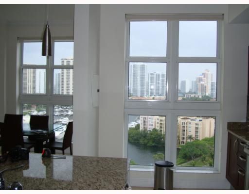 19900 E COUNTRY CLUB DR # PH11, Miami, FL 33180