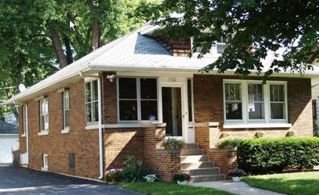 1326 Campbell Avenue, Des Plaines, IL 60016