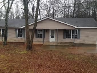 214 Cedar Dr, Commerce, GA 30529