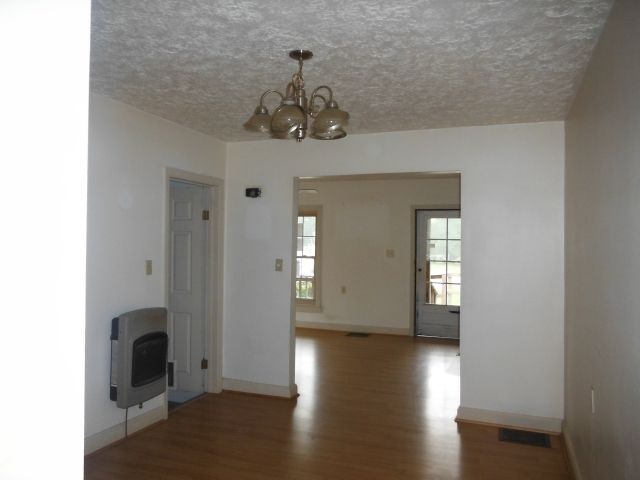 262 North Main St, London, OH 43140